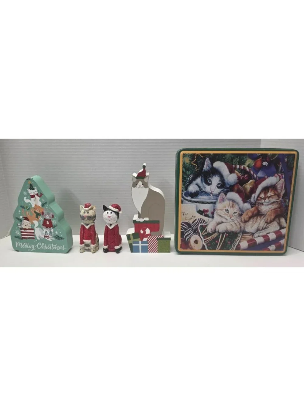 Christmas Cat Decor Lot of 5 Wooden Figurines Tree & Metal Tin Holiday